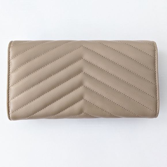 Authentic Yves Saint Laurent wallet - Picture 4 of 16